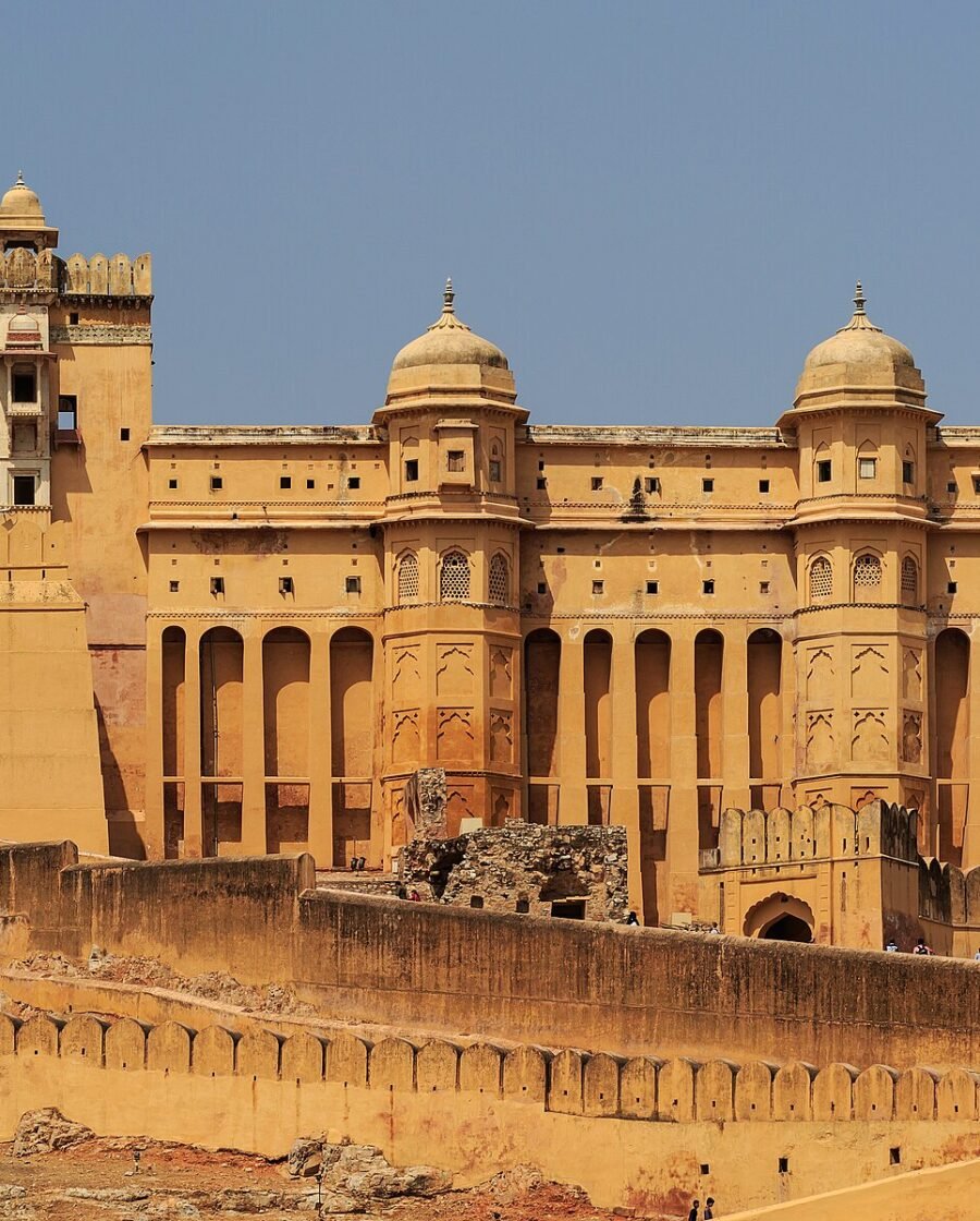 Amber Fort above the lake at Jaipur, Rajasthan